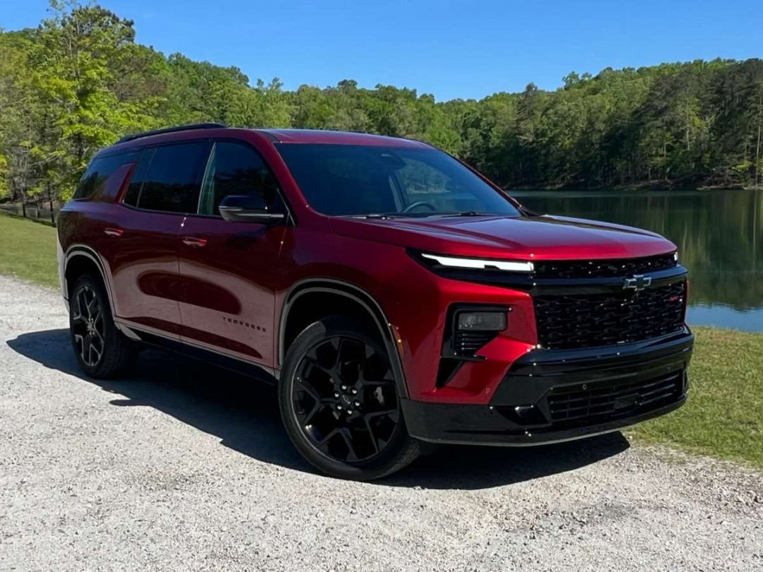 Chevrolet Traverse restores the High Country trim, drops LS